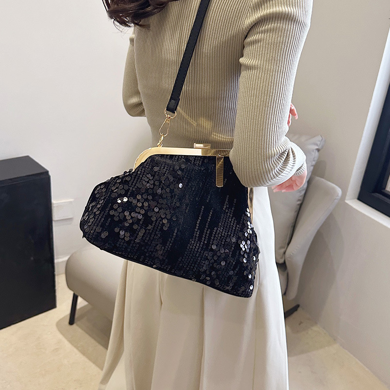 Free Shipping Designer Bag New 2025 European And American Fashion Sequin Retro Shoulder Bag Ins Internet Celebrity Tassel Crossbody Evening Bag Luxury