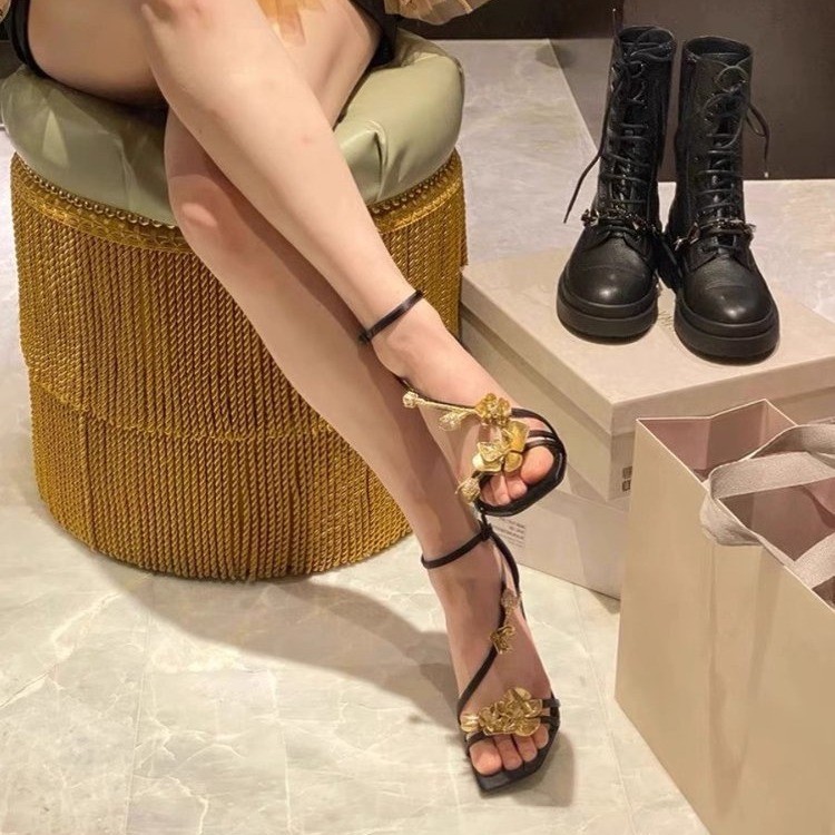 Fashionable Open-Toe Sandals with Orchid-Buckle Detail - Square Toe Design for Spring/Summer