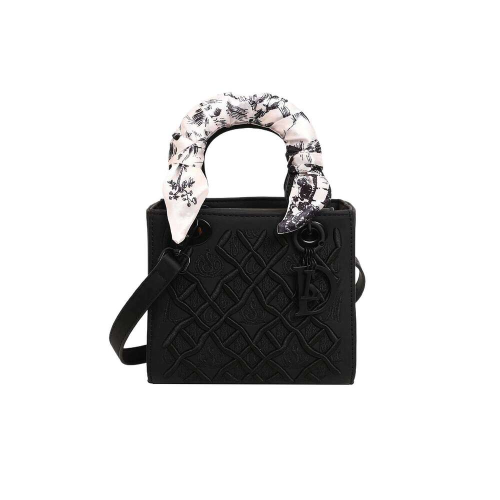 Small And Niche High-End Daifei Handbag For Women 2024 Fashionable New Dia Grid Handbag, Single Shoulder Crossbody Bag, Chri