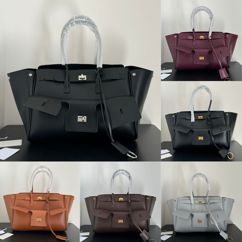 Women Bag Large Capacity Travel Luggage Bag Black Bag High Quality Square Buckle Design Shoulder Luxury Handbag Shopper