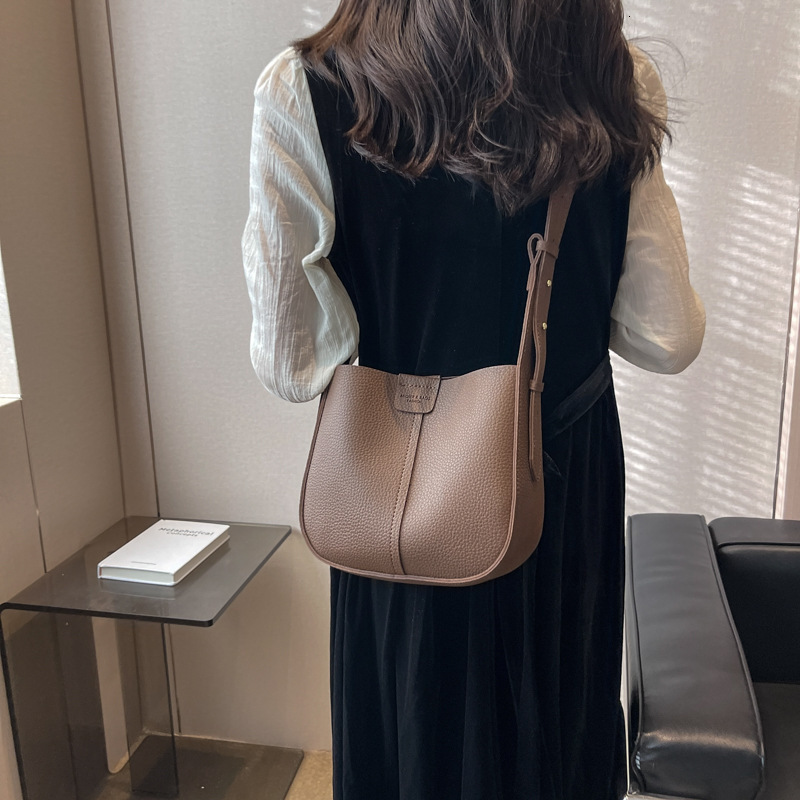 Versatile Small Bag for Women 2025 Spring Summer New Fashion Single Shoulder Crossbody Bag Commuter Mother and Child Bucket Bag