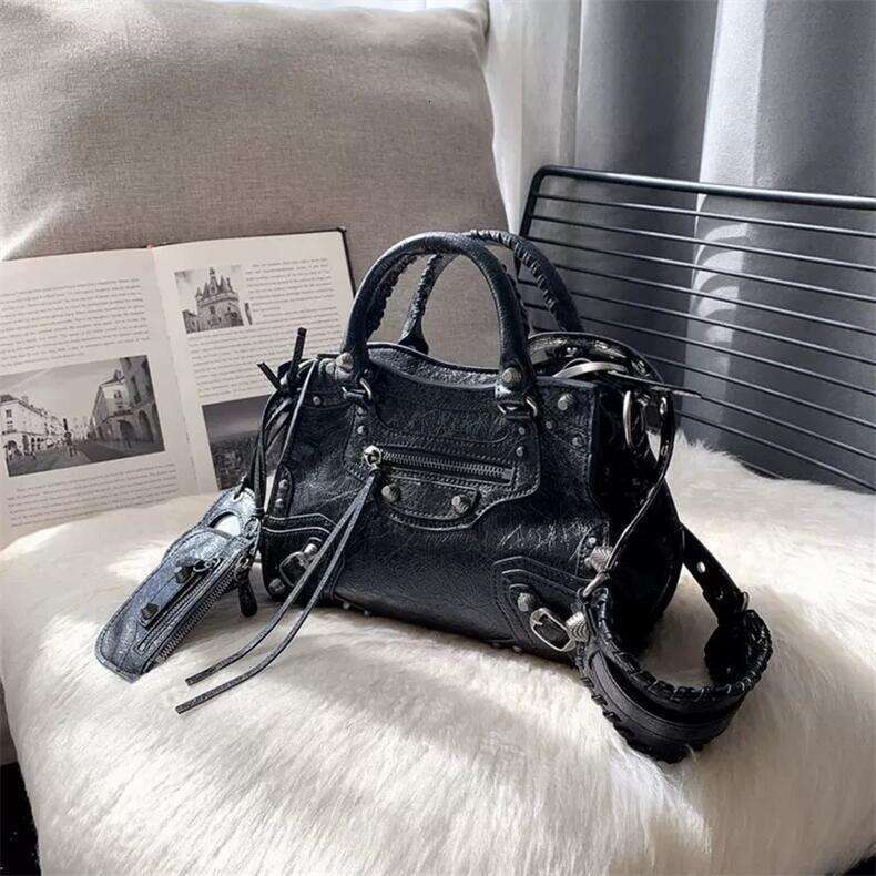 Trendy Niche Studded Motorcycle for Women New Sweet Cool Underarm Handheld Large Capacity Shoulder Crossbody Bag