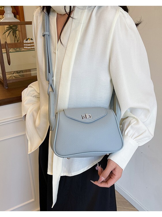 Cross fashion border multifunctional fashionable commuting women s shoulder bag spring simple new crossbody bag designer fashion women s shoulder bag