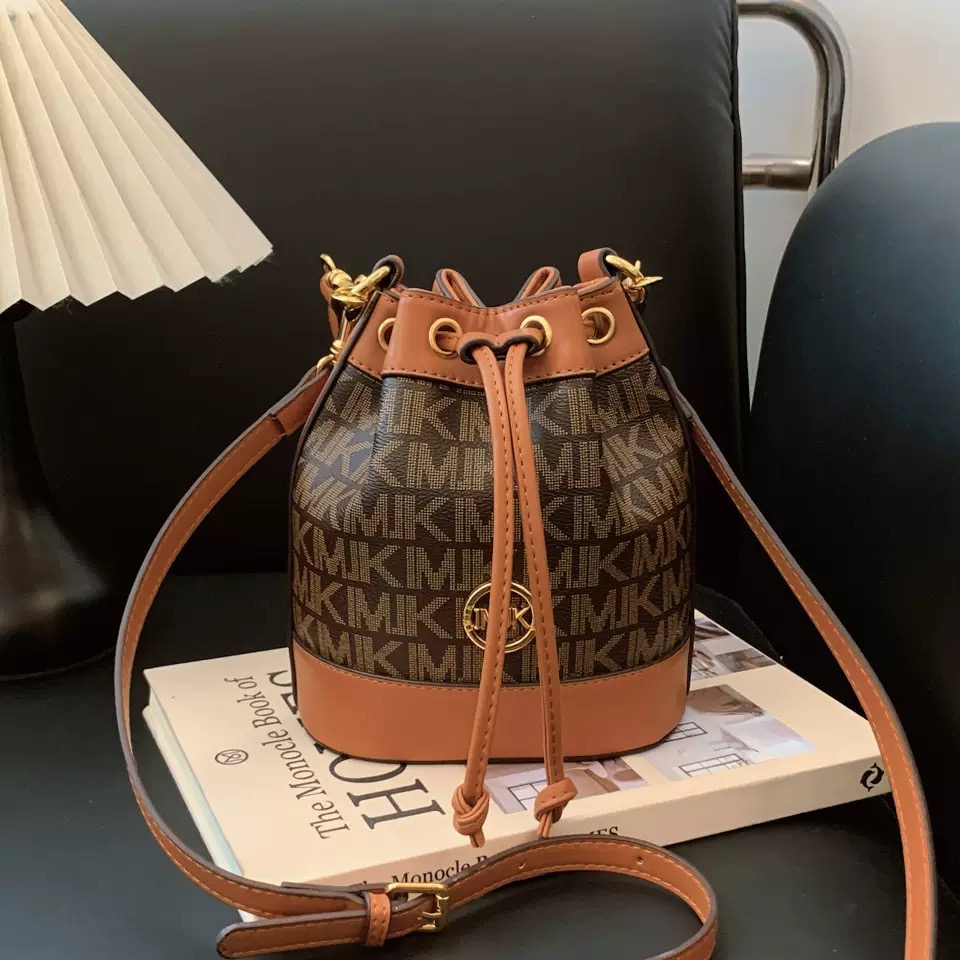 2025 New style bucket for women stylish fashionable large capacity high hot handbag versatile shoulder and cross body bag new design