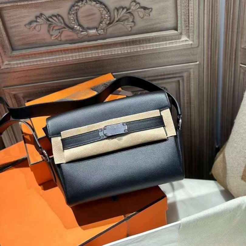 Classic Messenger Bag Designer Flap Bag Fashion Crossbody Bag Shoulder Bag 24cm Fully handmade in Original leather France with 24K plated hardware