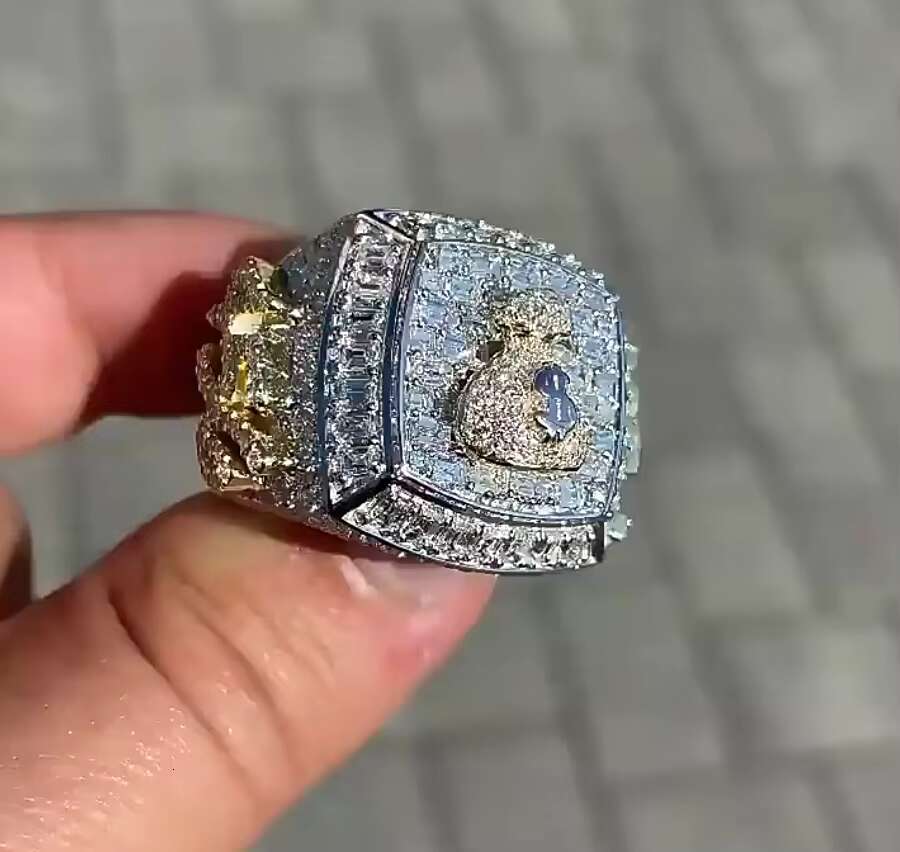 VVS Moissanite Diamond Ring Custom Luxury Hip Hop Jewelry Wedding Ring 18k White Gold Iced Out 925 Sterling Silver Ring for Men