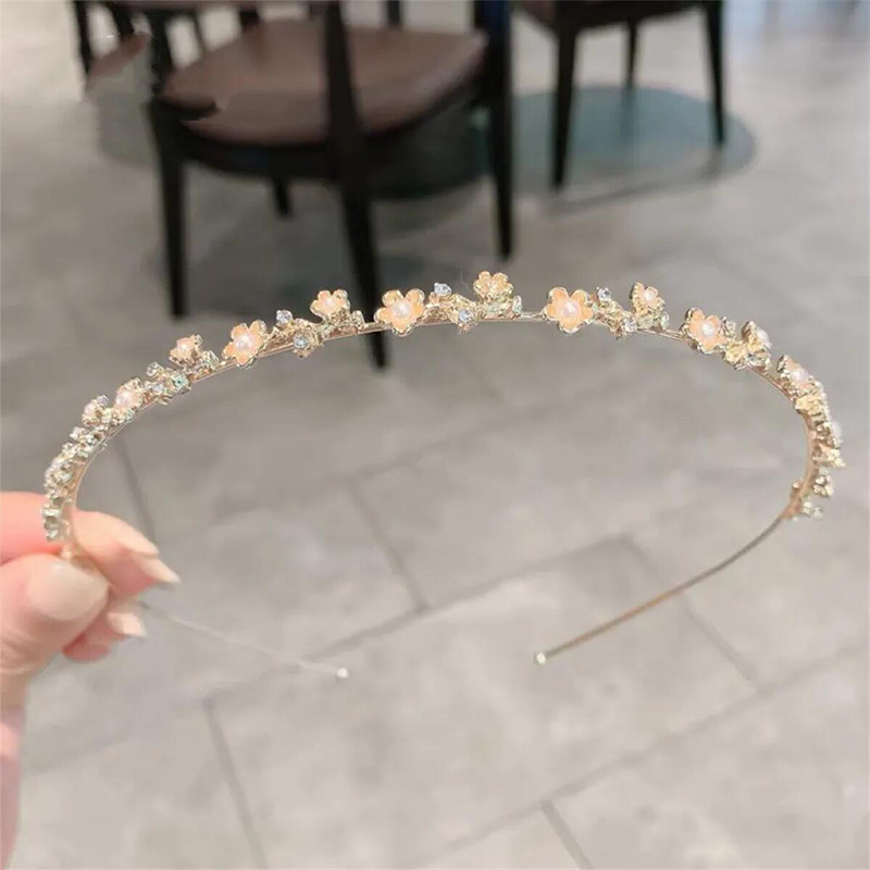 Vintage Floral Pearl Headband for Girls - Delicate Fashion Accessory