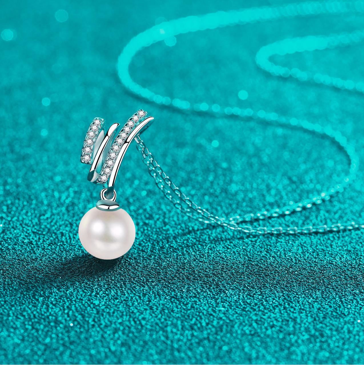 Women's High End Accessory Sophisticated Moissanite and Pearl Inlayed Circlet Neckpiece