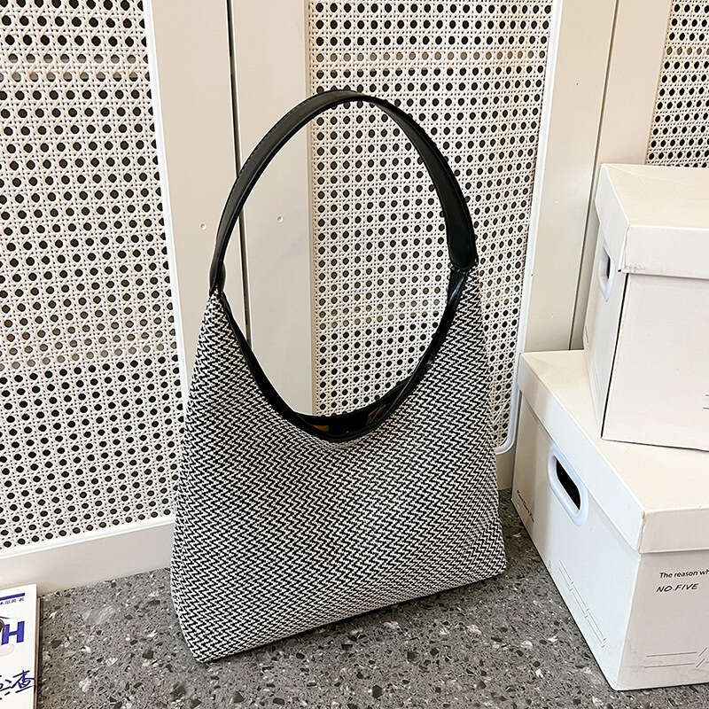 2025 New Summer Bag Bucket Large Capacity Handbag Underarm Shoulder Bag Vacation Beach Rainbow striped knitted bag