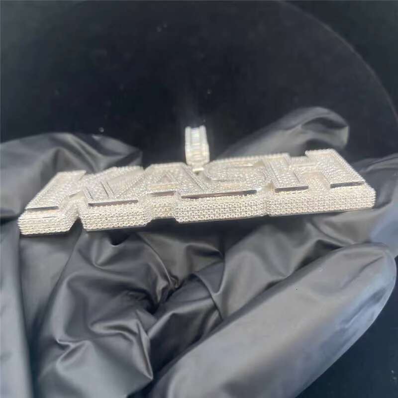Top Elegant Unisex Fashion Forward Charm Pendants VVS Moissanite Diamond Pendants for Sale at Affordable Prices