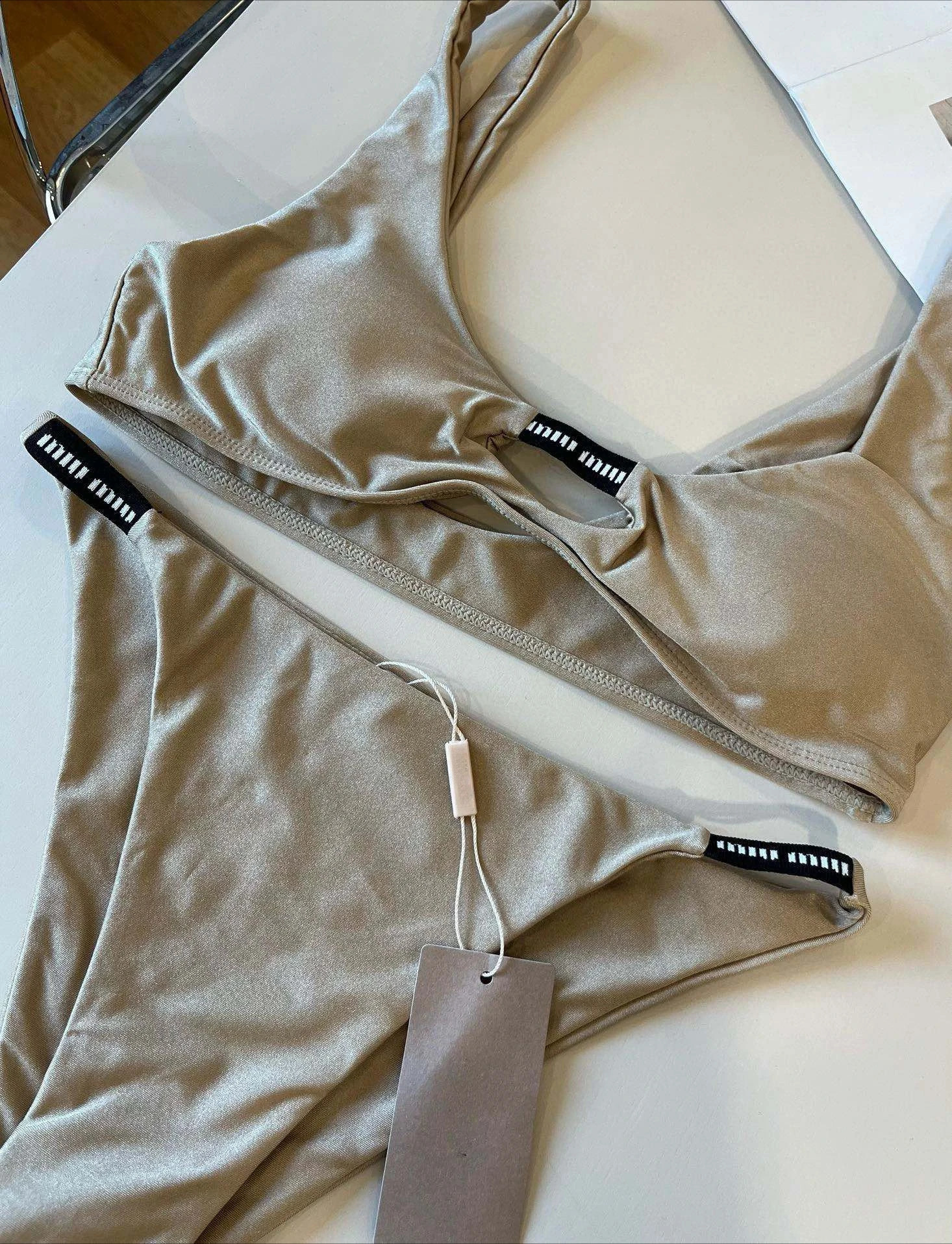 selling Highend Miu Series Bikini Swimsuit Onepiece Style Shows Your Figure and Beauty A Musthave Gift for Summer 250529