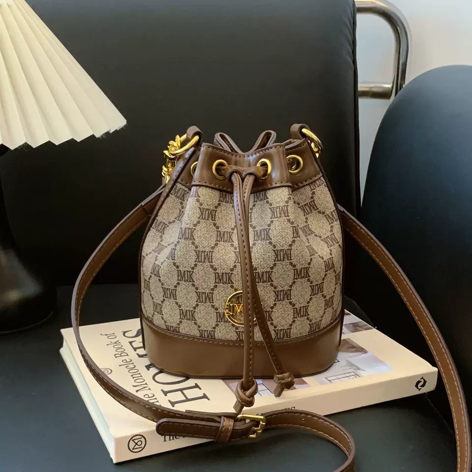 2025 New style bucket for women stylish fashionable large capacity high hot handbag versatile shoulder and cross body bag new design