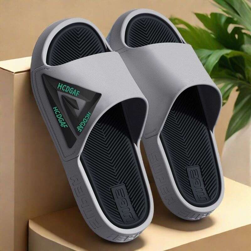 2025 New Men's Slippers Summer Luxury Outerwear Indoor Home Thick Bottom Student Dormitory Beach Sandals Male Designer Sandals