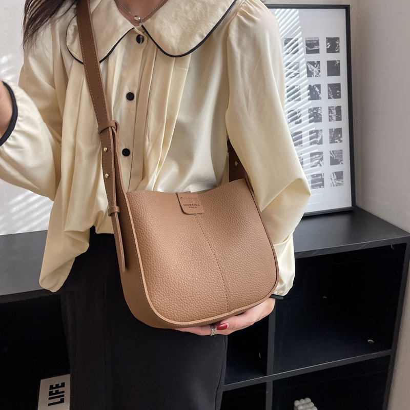 Versatile Small Bag for Women 2025 Spring Summer New Fashion Single Shoulder Crossbody Bag Commuter Mother and Child Bucket Bag