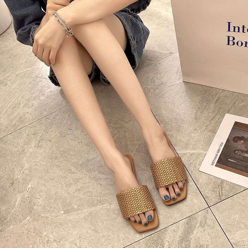 2025 Summer Lingge Beige Foot Set Solid Color Water Diamond Casual Shoes Daily Flat Heel Slippers Designer Sandals Free Shipping