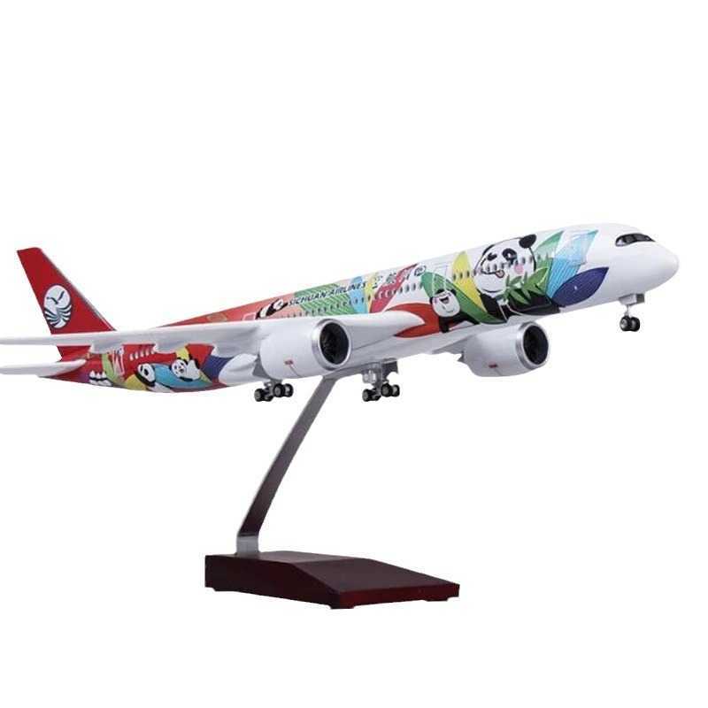 47CM 1 135 Scale A330 DELTA Airline Aircraft Model with Lights and Wheels Resin Plastic Assembled Aircraft Decoration X250114