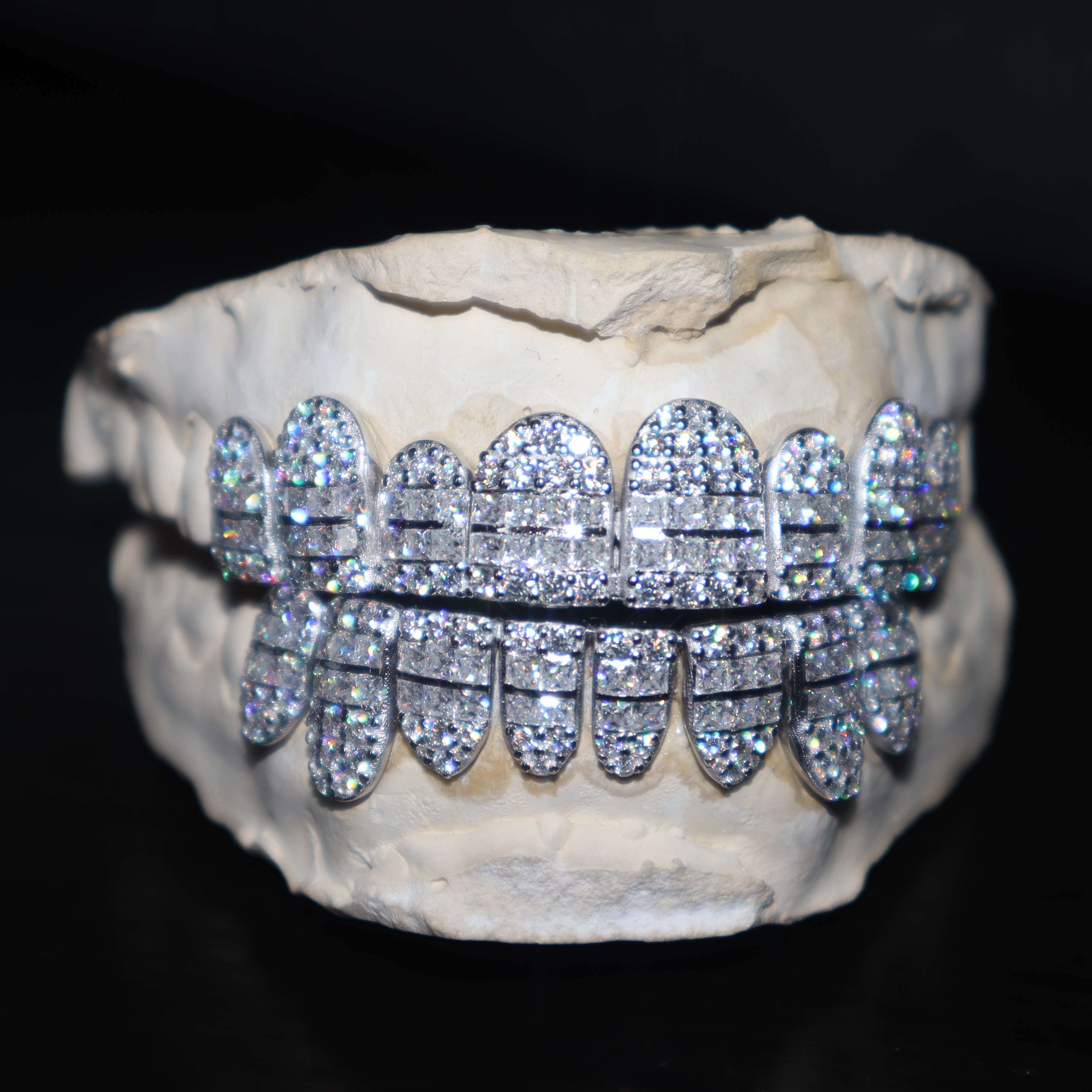 Vvs Moissanite Iced Out Silver Grillz Custom Made Gold Teeth Grillz Hip Hop Round Brilliant Cut Diamond Grillz With Mold Kit