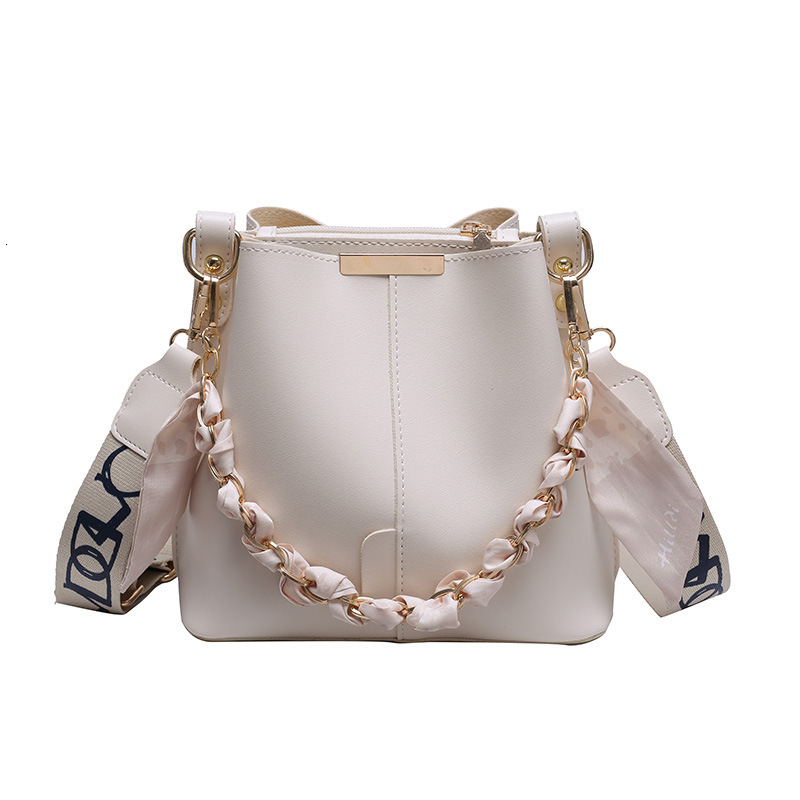 Single shoulder women s bucket bag large capacity fashion spring new fashion niche commuting crossbody bag designer women fashion s shoulder bag