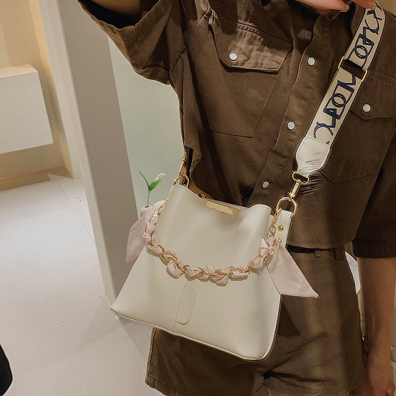 Single shoulder women s bucket bag large capacity fashion spring new fashion niche commuting crossbody bag designer women fashion s shoulder bag