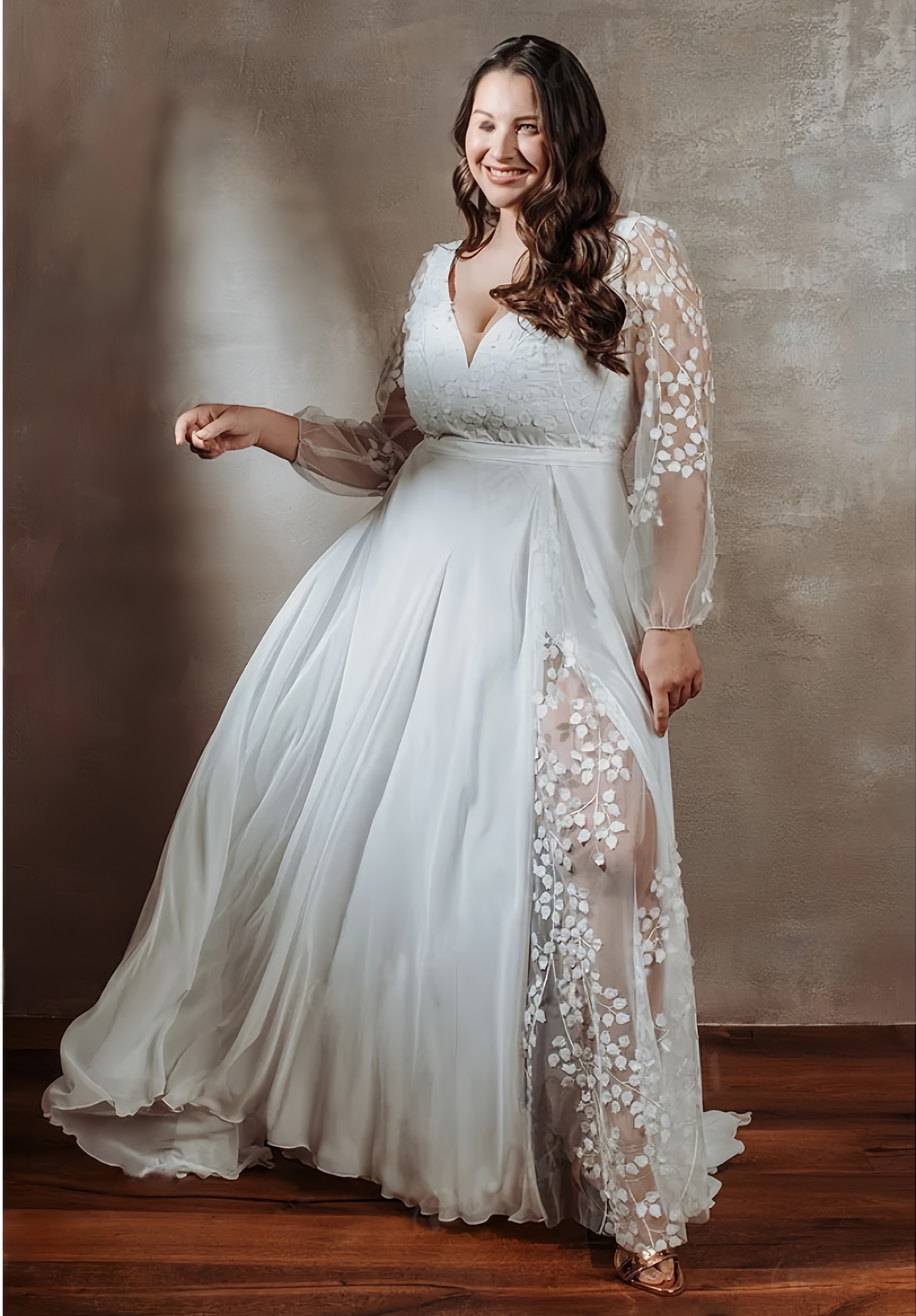 Bohemian Plus Size Wedding Dress for Women 2025 Long Sleeves V Neck Lace Appliques Bridal Gown Illusion Side Slit Lace Chiffon Beach Bride Dresses