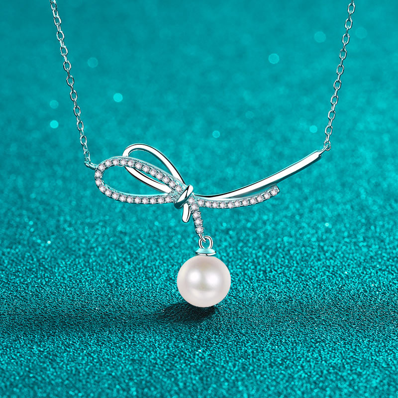 Sophisticated Women's Clavicle Jewelry: Premium S925 Gold-Tone Necklace Adorned With Sparkling Moisantie Gems
