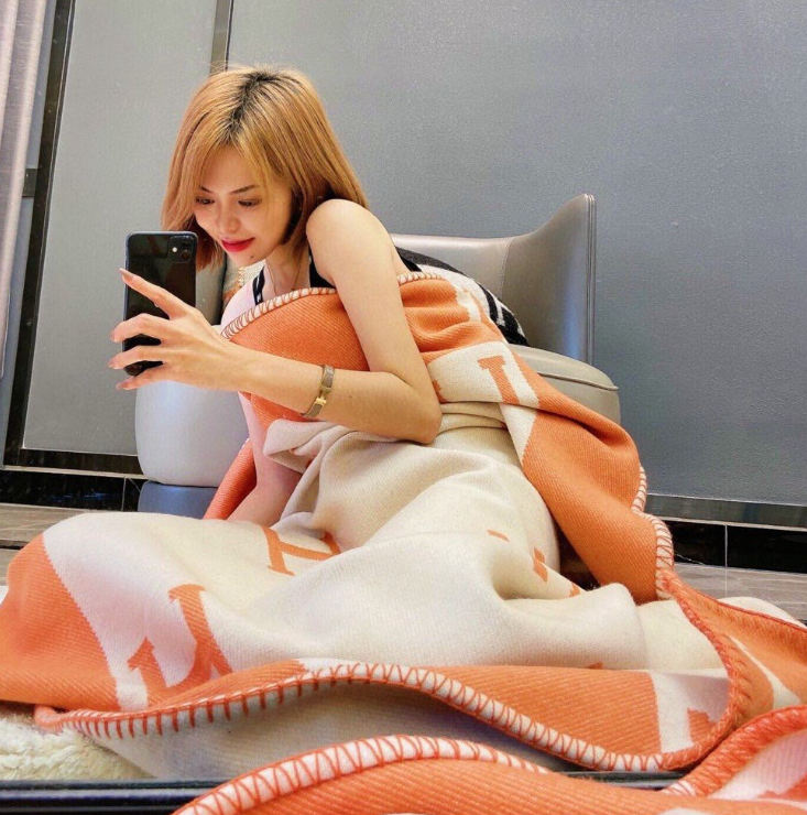 Designer Blanket Cashmere Soft Wool Scarf Winter Shawl Portable Warm Plaid Sofa Bed Fleece Knitted Throw Blankets Letter Luxury Woven Travel Home Decor Outdoor