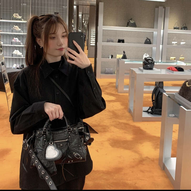 Trendy Niche Studded Motorcycle for Women New Sweet Cool Underarm Handheld Large Capacity Shoulder Crossbody Bag