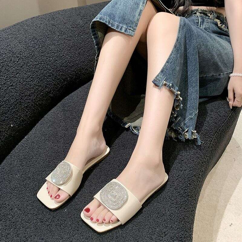 2025 Summer New Large Flat Flat Slippers For Women, Diamond Round Buckle, Open Toe, Square Head, Cool Dragging, Wholesale Designer Sandals, Free Shipp