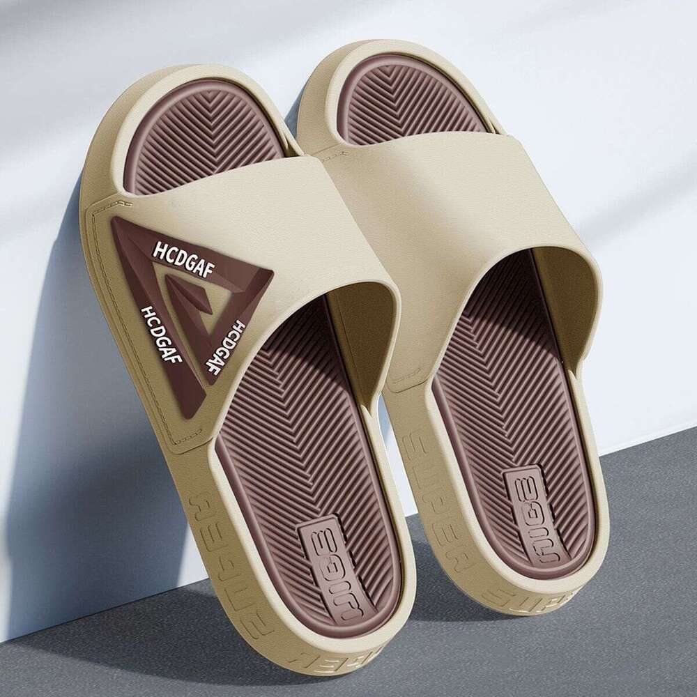 2025 New Men's Slippers Summer Luxury Outerwear Indoor Home Thick Bottom Student Dormitory Beach Sandals Male Designer Sandals