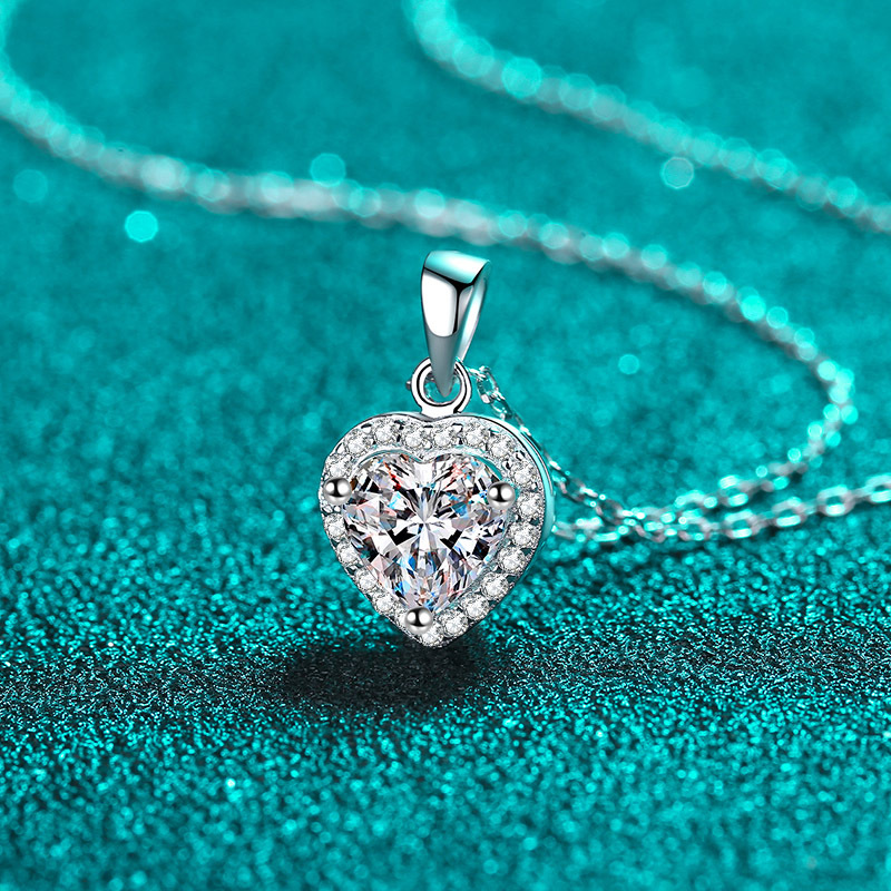 925 Sterling Silver Moissanite Cluster Heart Pendant Necklace PT950 Gold Plated Dainty Clavicle Chain Elegant Jewelry Wholesale Supply