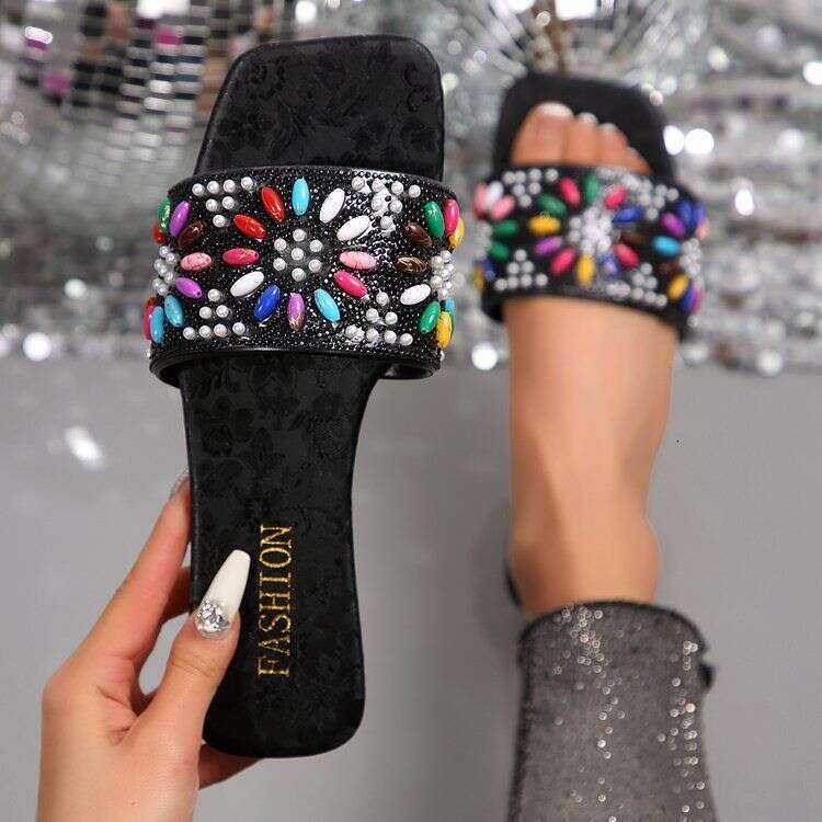 Designer Sandals Large Soft Bottom Cool Slippers For Women 2025 Summer New Style Colorful Bright Diamond Outerwear Flat Slippers Luxury Shoes Free Shi