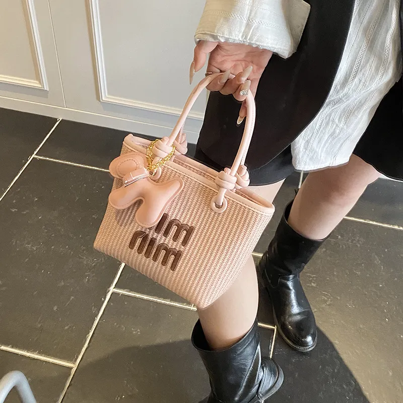Designer Bag Shoulder Bag Crossbody Luxury Bag Fashion Women's Woven Straw Bucket Bag 2025 New Beach Vacation Fashion Rattan Handbag Shoulder Bag