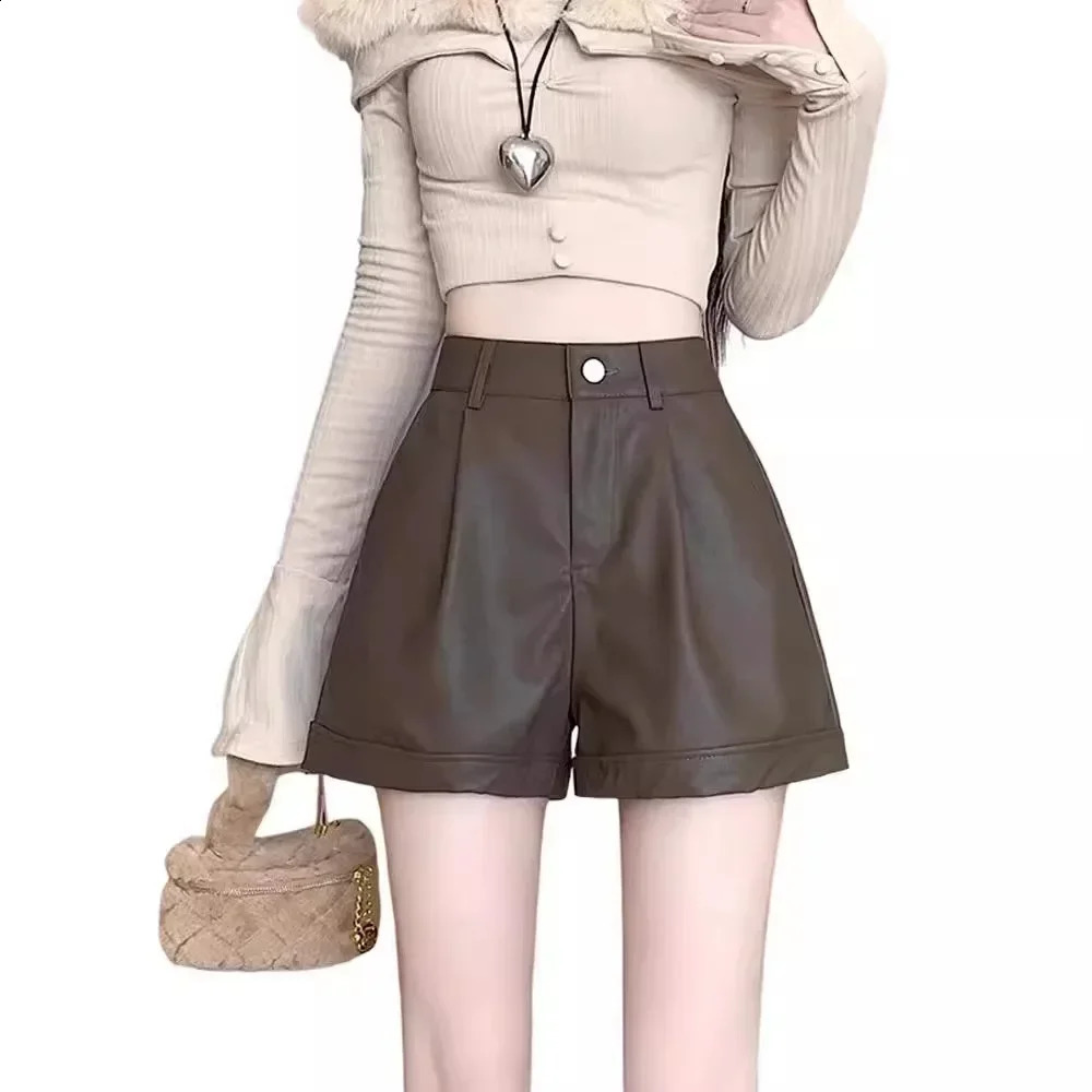 Womens PU Leather Shorts Summer 2024 High Waist Slimming Look Loose Wide Leg Aline Casual for Outerwear 250520A