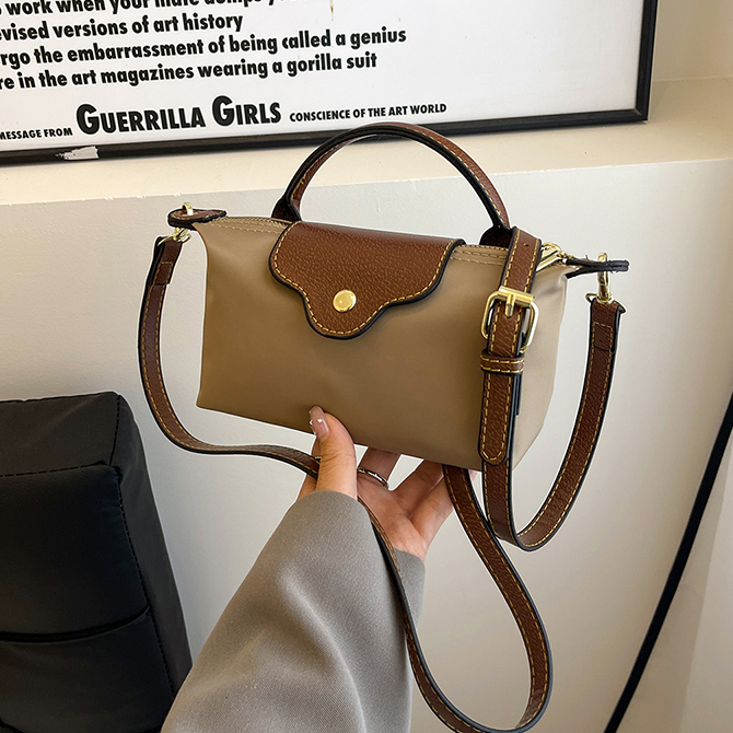 Free shipping mini bag charm single shoulder crossbody bag beach bag texture hand bag bag armpit new mahjong bag designer bag 2025