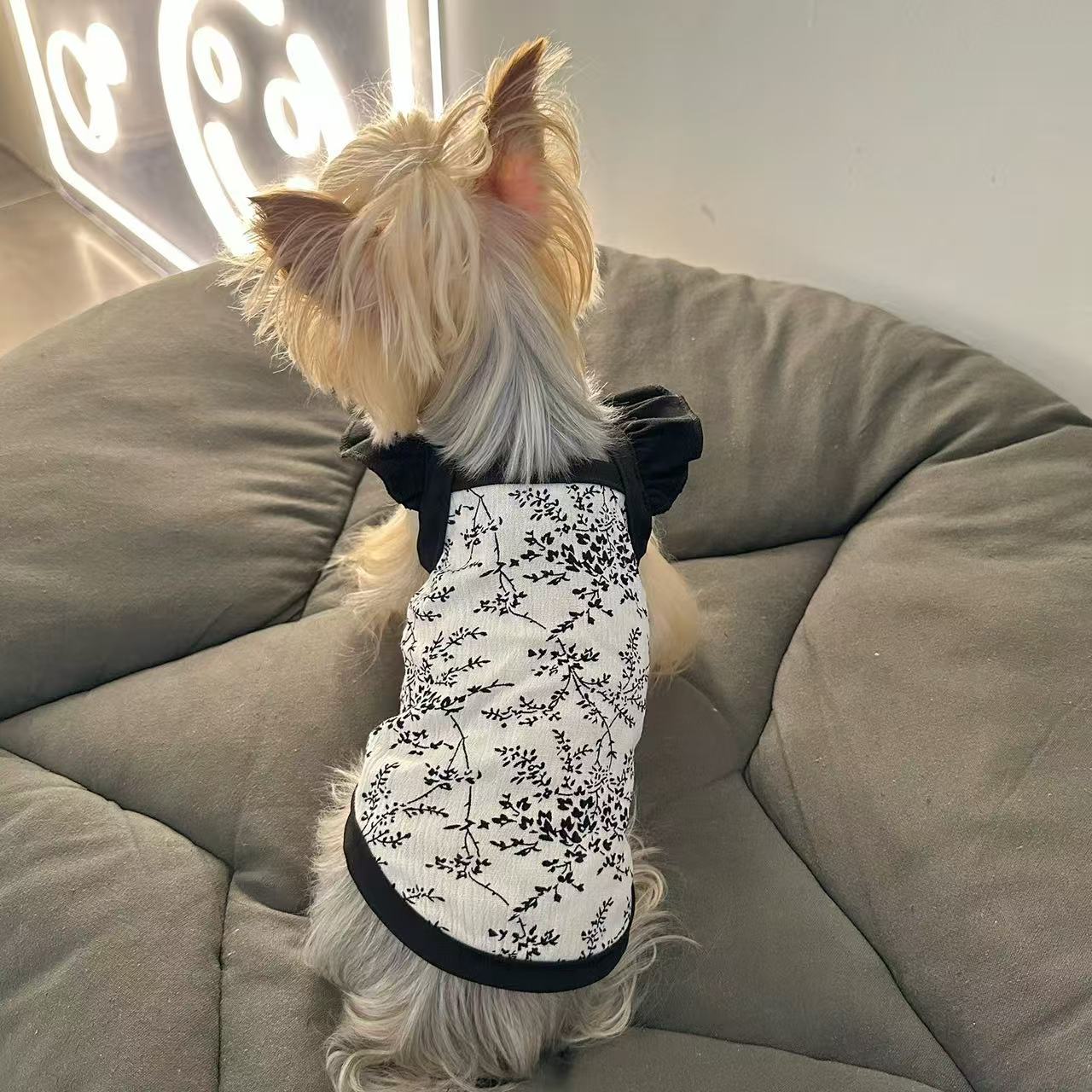 T00342 Pet clothes Yorkshire terrier Maltese dog pullover easy to wear elastic sleeveless hoodie dog clothes