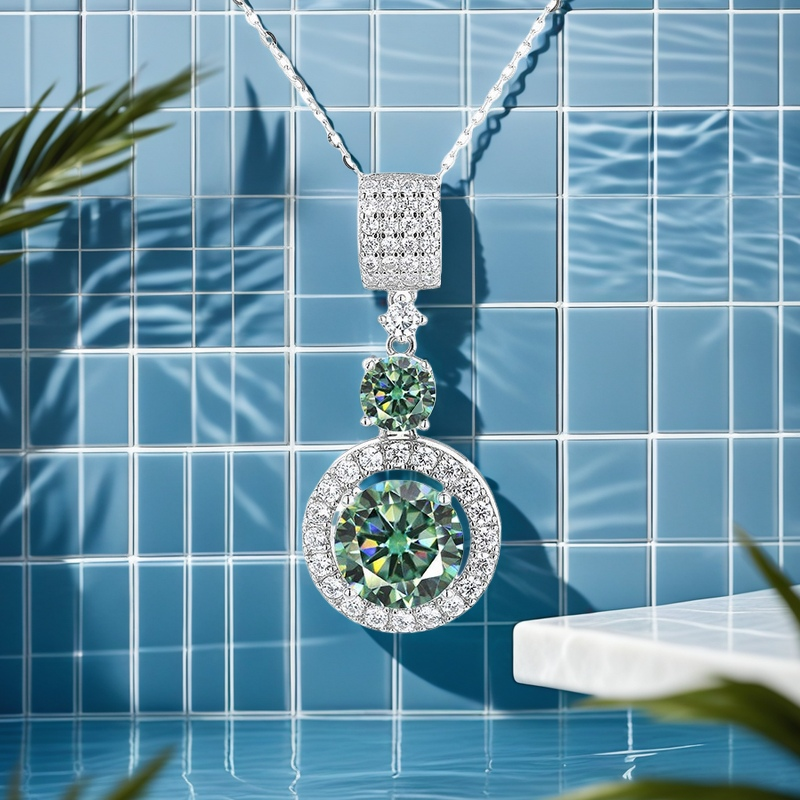 D color VVS1 Moissanite diamond 6CT queen pendant necklace S925 sterling silver elegant fashionable personalized celebrities Lockbone necklace for you