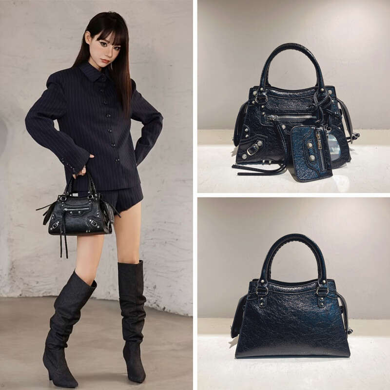 Trendy Niche Studded Motorcycle for Women New Sweet Cool Underarm Handheld Large Capacity Shoulder Crossbody Bag