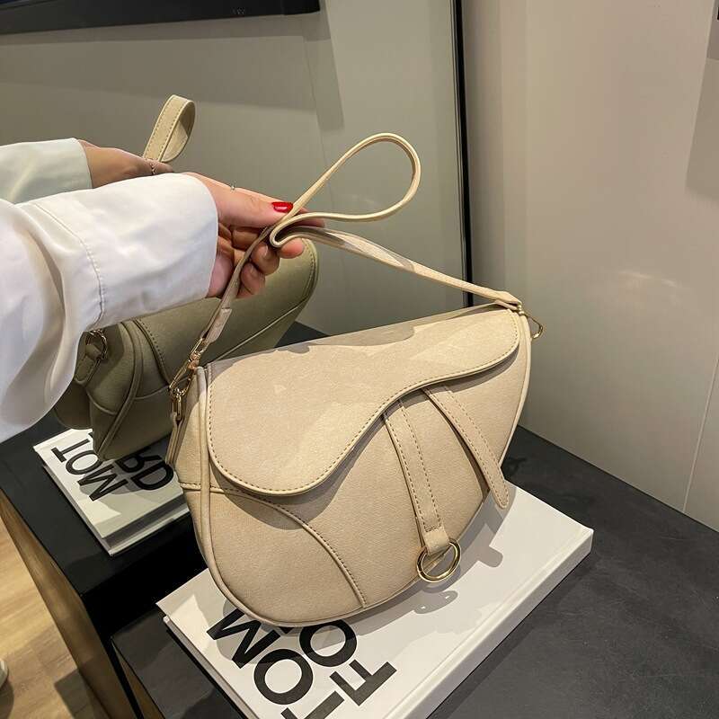 Trendy Small Bags for Women 2023 New Summer Fashionable Versatile Crossbody Shoulder Underarm Saddle Bag