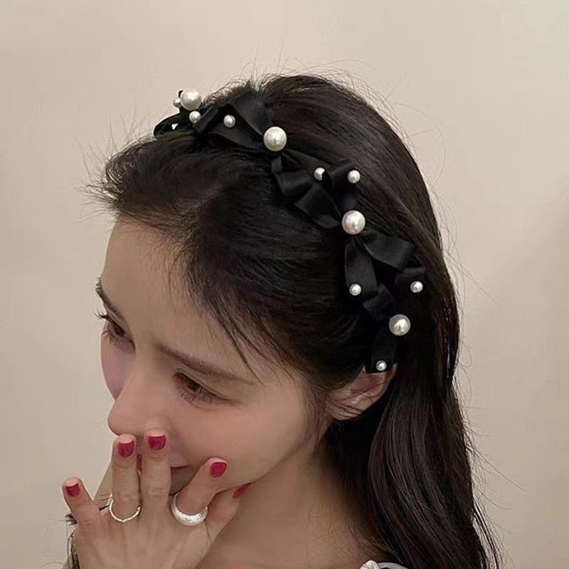 Chic Black Pearl Knot Hair Band with Retro Feel for Everyday Wear