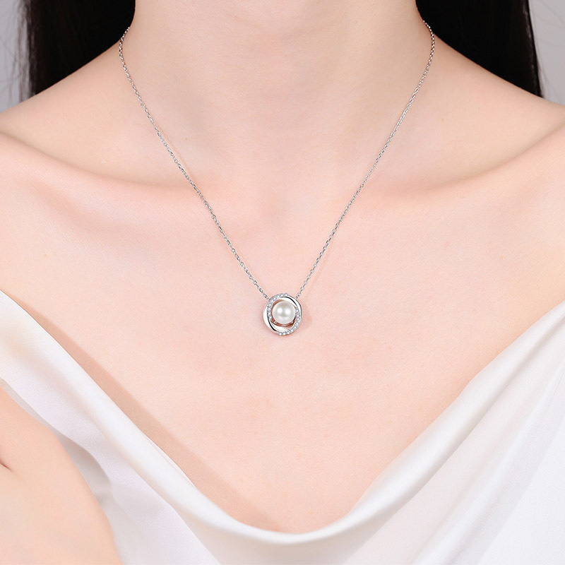 Moissanite S925 Silver Pearl Necklace with Swirl Round Pendant, Light Luxury Elegant Clavicle Chain, Minimalist Design, Perfect for Gifting