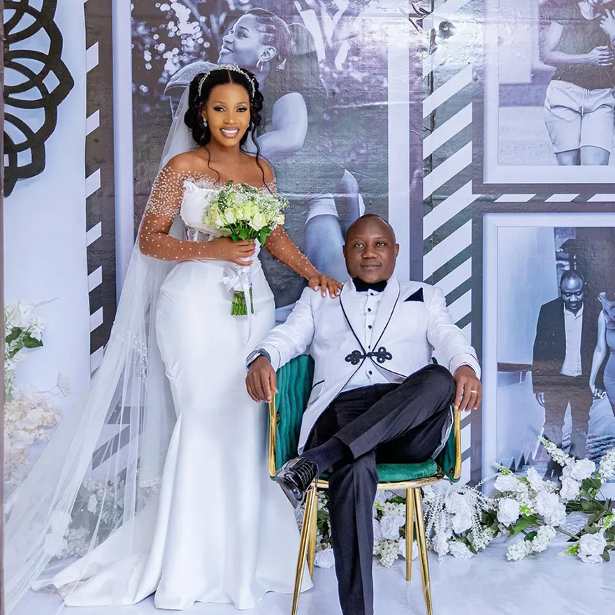 Plus Size Long Sleeves Mermaid Dresses Illusion Beading Bridal Gowns With Detachable Train Wedding Gown for African Black Women Bride