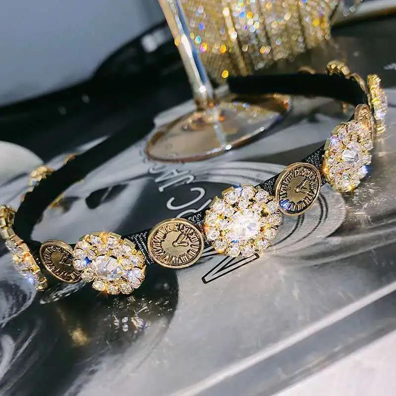 High-Quality Court Headpiece with Sparkling Crystals - Sophisticated Lady Accessory