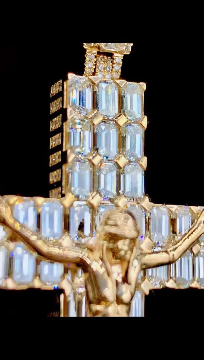 Jesus Cross Pendant for Unisex Fashion Jewelry Real 18k Yellow Gold Plated Customized Hip Hop Moissanite Diamond Pendant