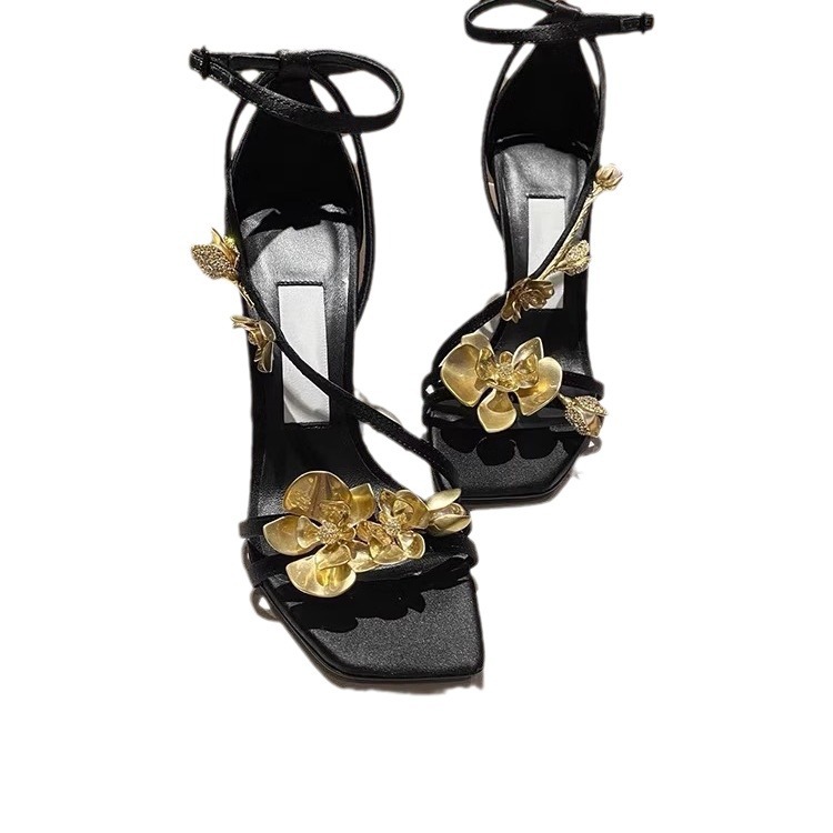 Fashionable Open-Toe Sandals with Orchid-Buckle Detail - Square Toe Design for Spring/Summer