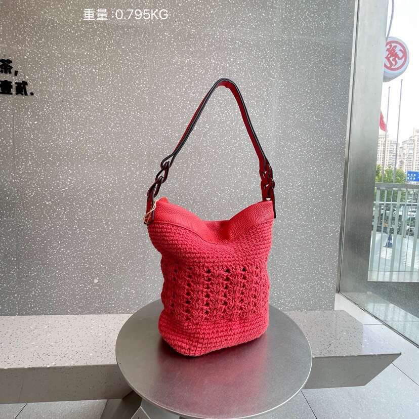 Tote Bag Leather Bag Wax Rope Cowhide Handwoven Bucket For Women Casual Vacation Style Beach Large Capacity Tote Bag Shoulder Bag