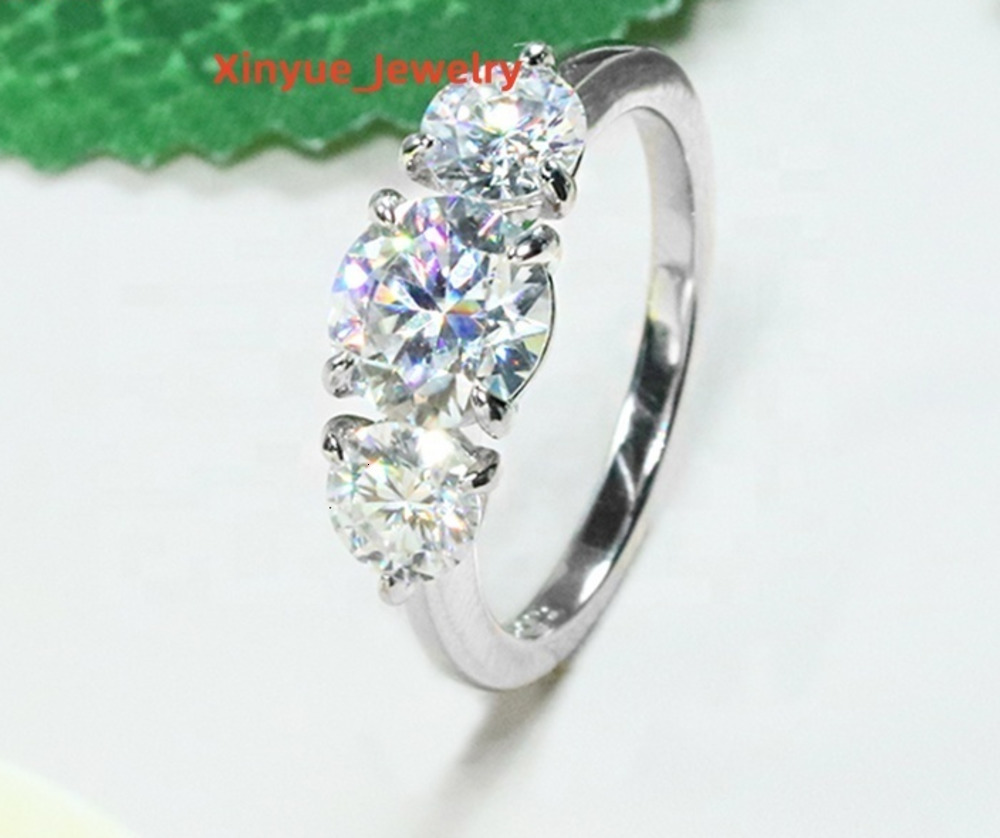 Hotsale 3 Stones Women Ring 925 Sterling Silver White Color Round Brilliant Cut VVS Trilogy 1.2ct Moissanite Ring for Gifts