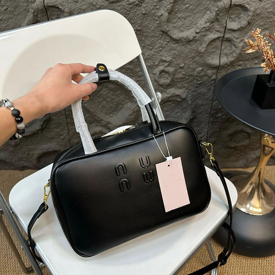 Designer Bags Simple Briefcase Handbag Tote Shoulder Crossbody Women's Bag Premium Sense Tote Bowling Large Capacity