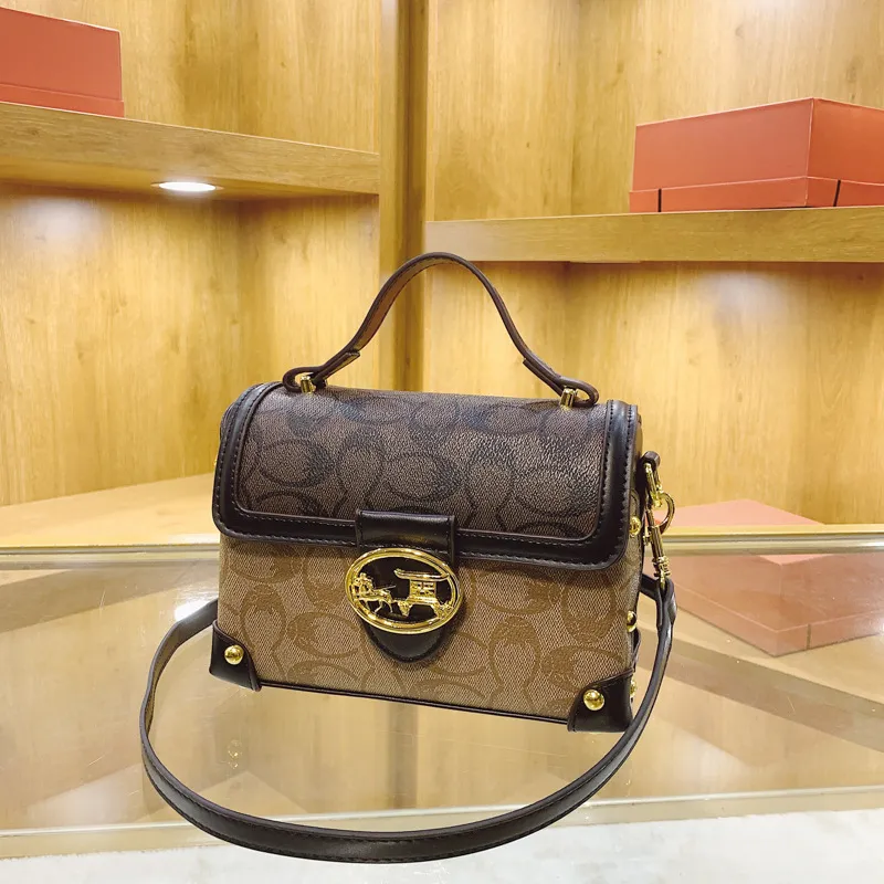 Bag Designer New Summer Vintage Square Bag For Women Shoulder Bag Stylish Versatile Shoulder Crossbody Purse