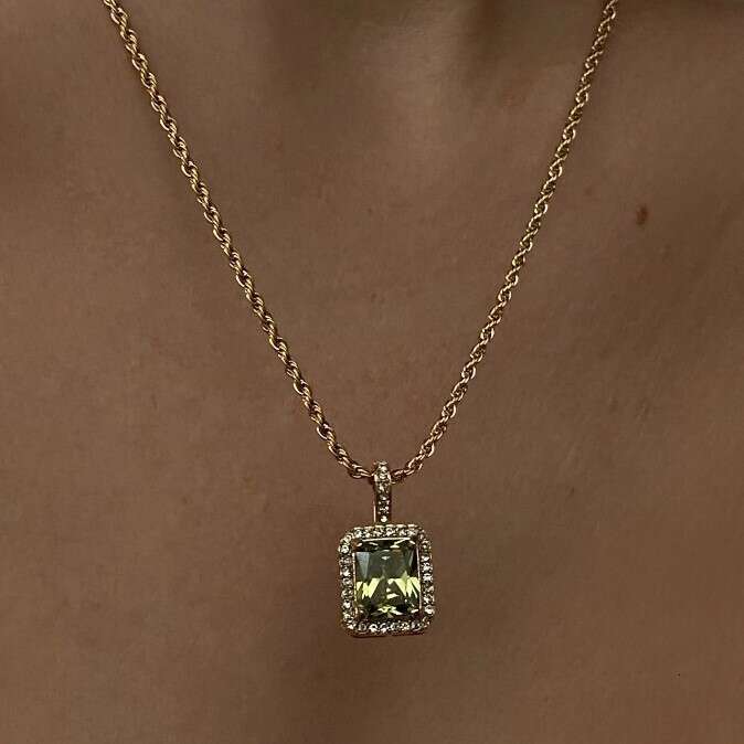 British Style Niche In Trend Zircon Encrusted Full Dia Square Twist Titanium Steel Chain