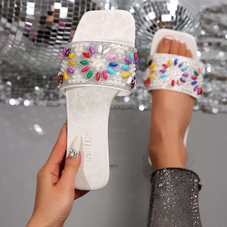 Designer Sandals Large Soft Bottom Cool Slippers For Women 2025 Summer New Style Colorful Bright Diamond Outerwear Flat Slippers Luxury Shoes Free Shi
